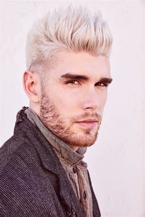 Colton dixon - Colton Dixon quickly became a household name in 2012 when he made it to the top seven on Season 11 of Fox’s hit show “American Idol,” and his career has been on the fast track ever since. Dixon’s 2013 debut, A Messenger, set the record for biggest first-week sales by a new solo Christian act, becoming the No. 1 selling album by a new ...
